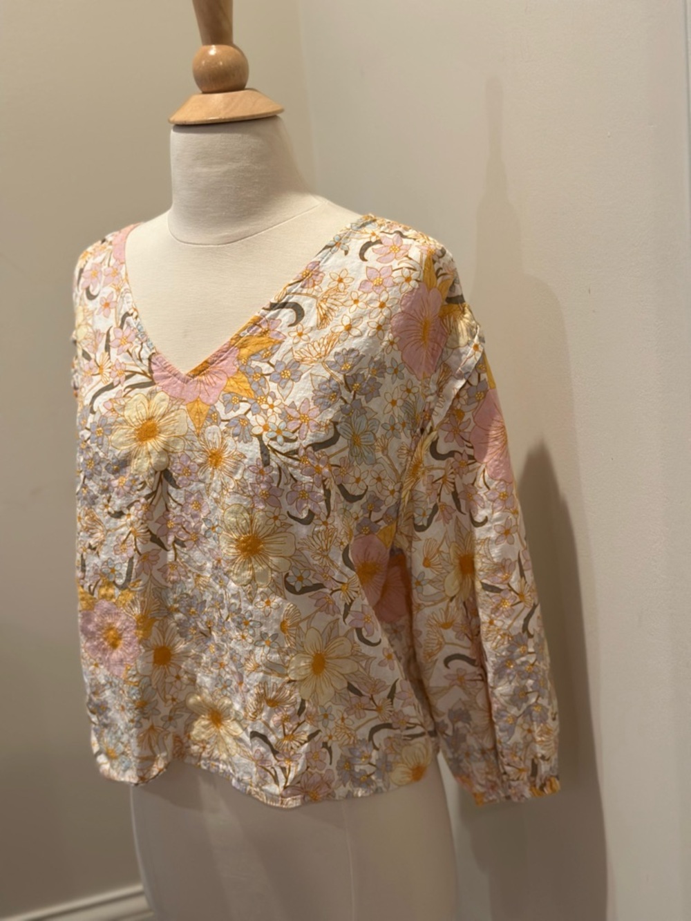 A.N.A. Floral V-Neck Top in Soft Pastels - Picture 2 of 10